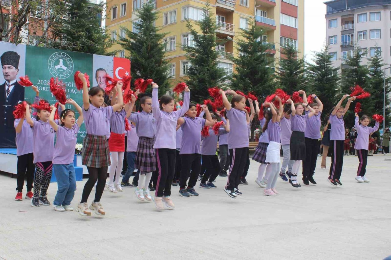 Giresun’da ilk ders zili çaldı