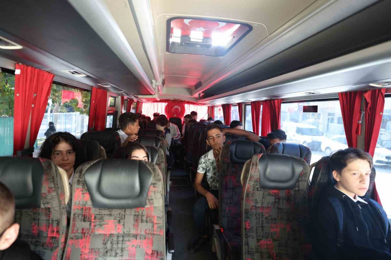 Gölbaşı Belediyesi’nden öğrencilere servis desteği