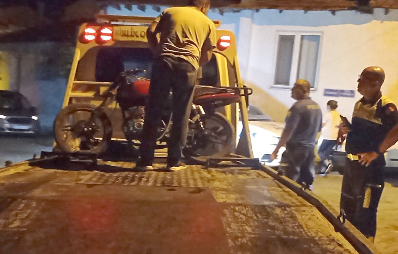Edremit’te hırsızlar zoru görünce motosikleti bırakıp kaçtı