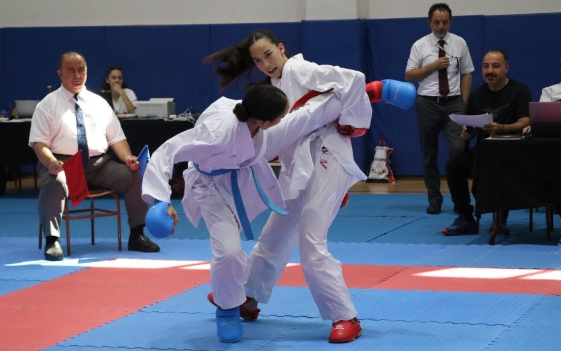 Tavşanlı’da düzenlenen Karate Turnuvası ödül töreni ile sona erdi