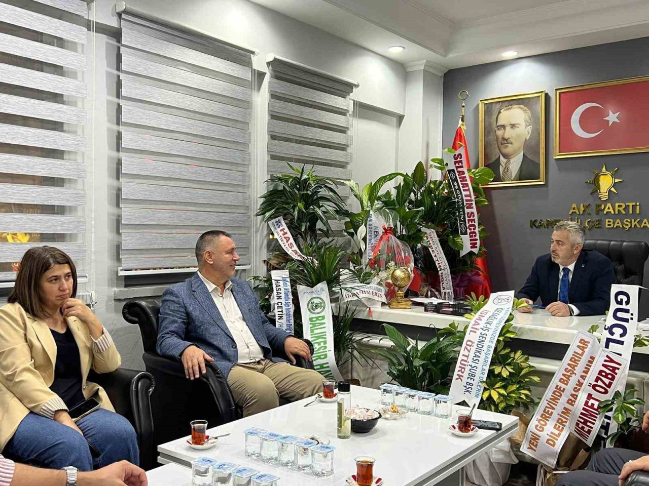 Karesi’de Başkan Hakan Aka’ya vatandaşlardan tebrik