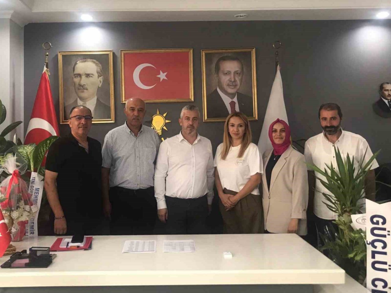 Karesi’de Başkan Hakan Aka’ya vatandaşlardan tebrik