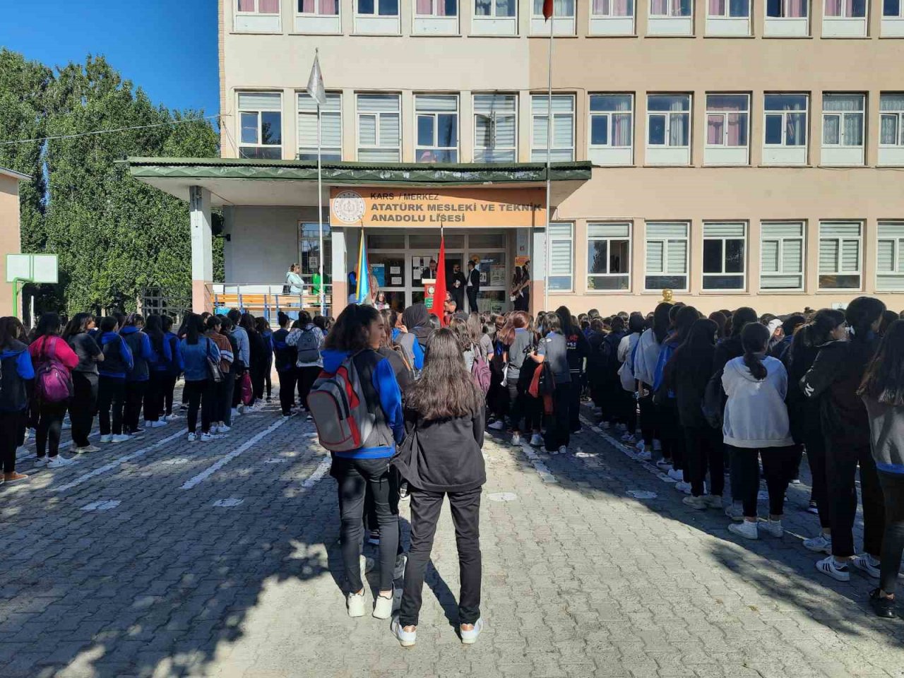 Kars’ta 2023-2024 eğitim öğretim yılının ilk zili çaldı