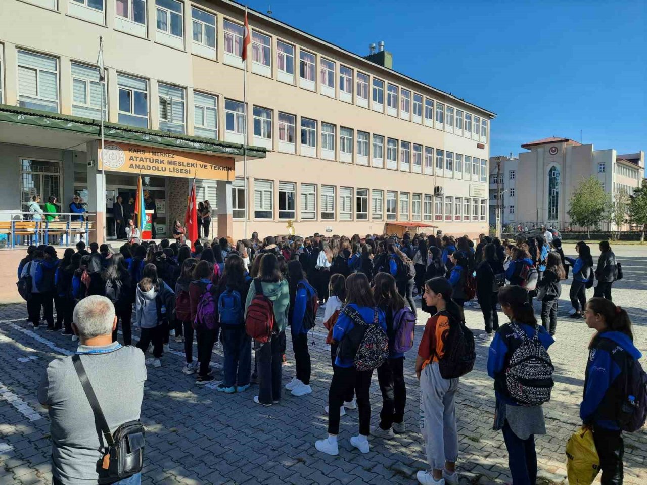 Kars’ta 2023-2024 eğitim öğretim yılının ilk zili çaldı