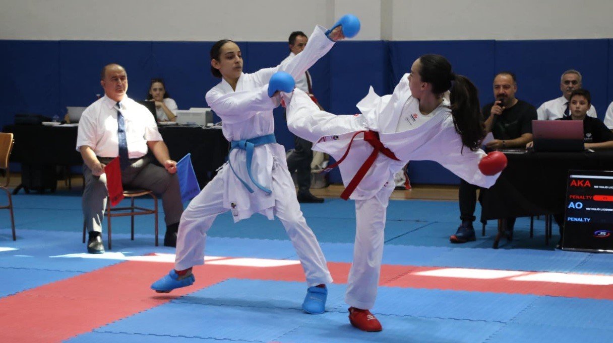 Tavşanlı’da düzenlenen Karate Turnuvası ödül töreni ile sona erdi