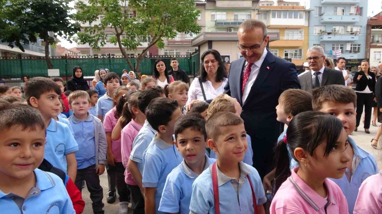 Kocaeli’de öğrenciler ders başı yaptı