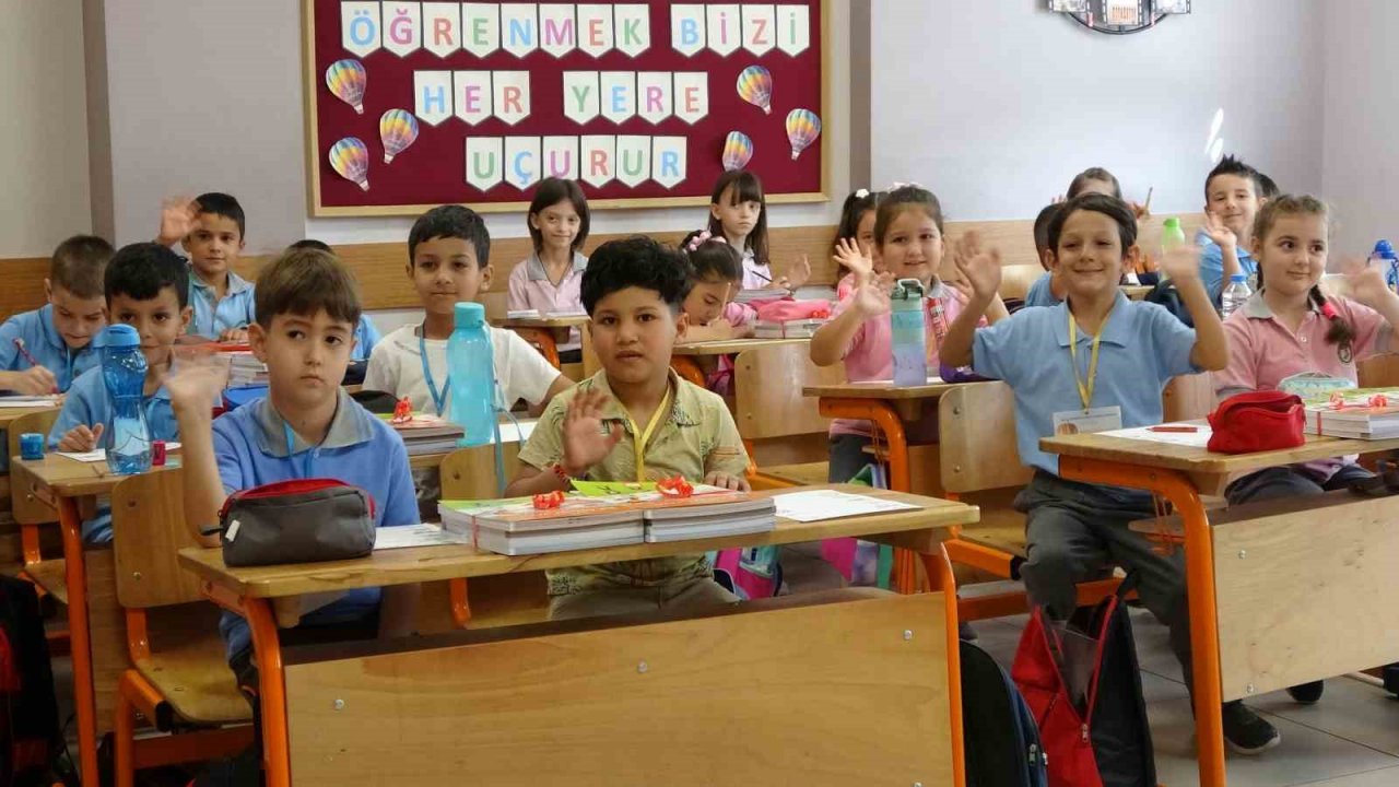 Kocaeli’de öğrenciler ders başı yaptı