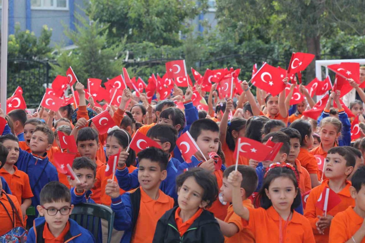 Konya’da yeni eğitim ve öğretim yılının ilk ders zili çaldı