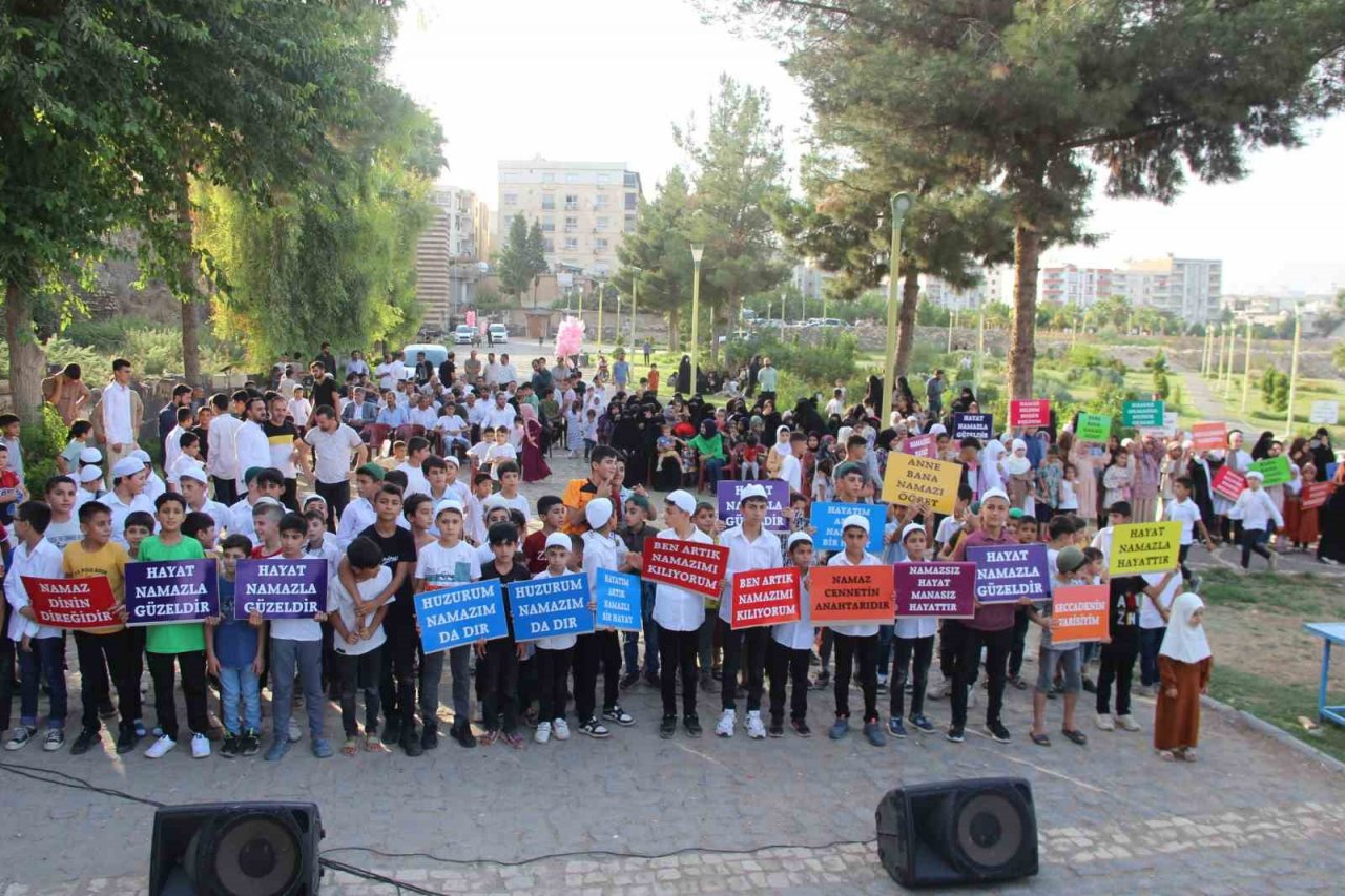 Cizre’de yüzlerce çocuk namaz etkinliğinde buluştu