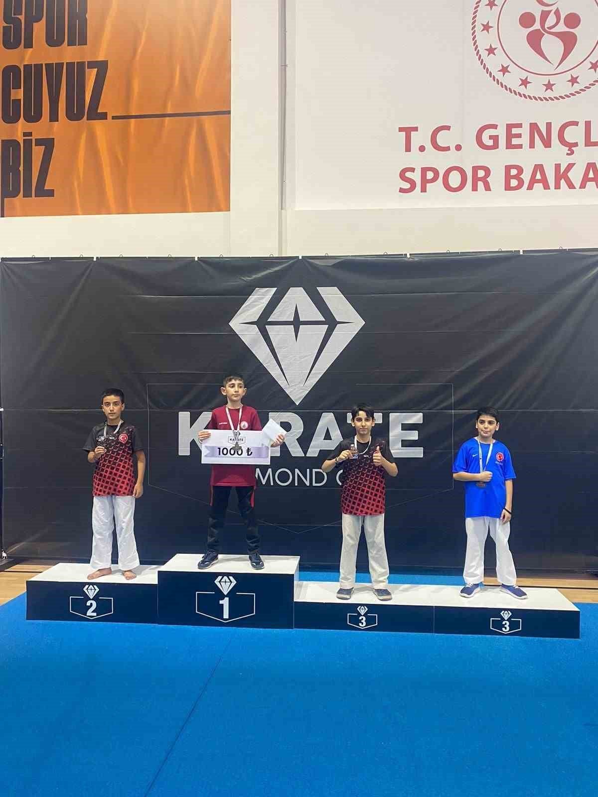 Manisa BBSK’lı karatecilerden 7 madalya daha