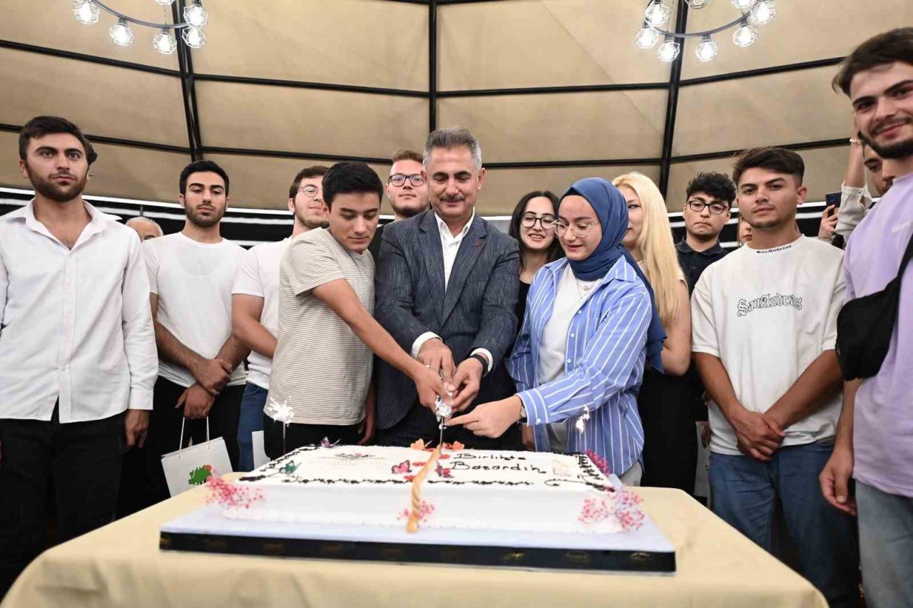 Mamak’ın kütüphane müdavimleri YKS’de başarı getirdi