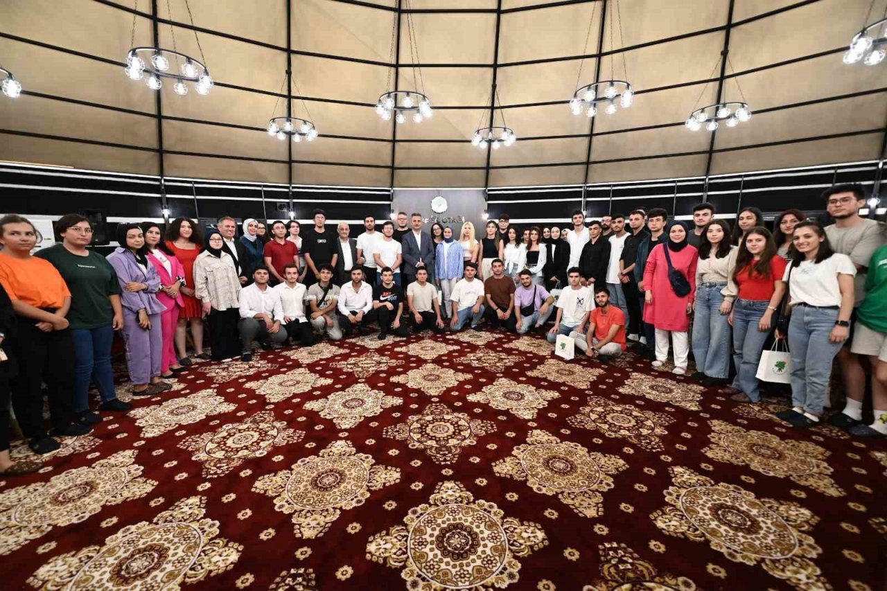 Mamak’ın kütüphane müdavimleri YKS’de başarı getirdi