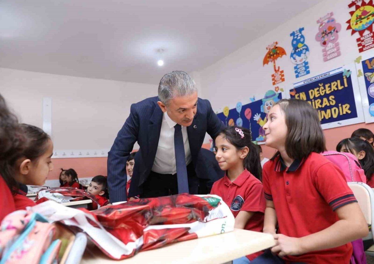 Vali Tuncay Akkoyun İlköğretim Haftası kutlama programına katıldı