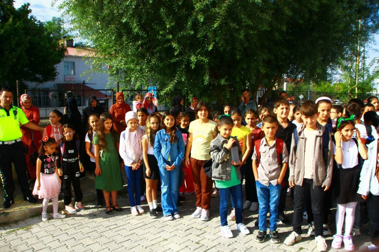 Malazgirt’te ilk ders zili çaldı