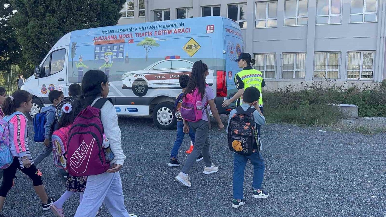 Jandarma’dan eğitim - öğretim döneminin ilk gününde sıkı denetim