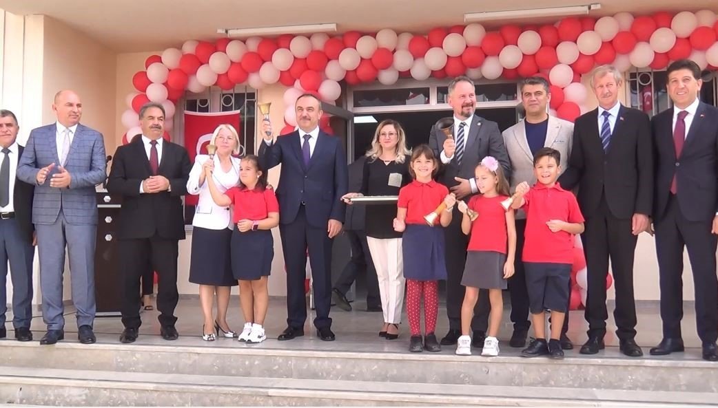 Vali açıkladı: “Deprem yönetmeliğinden geçmeyen 250 okula çocuklarımızı sokmamışız”