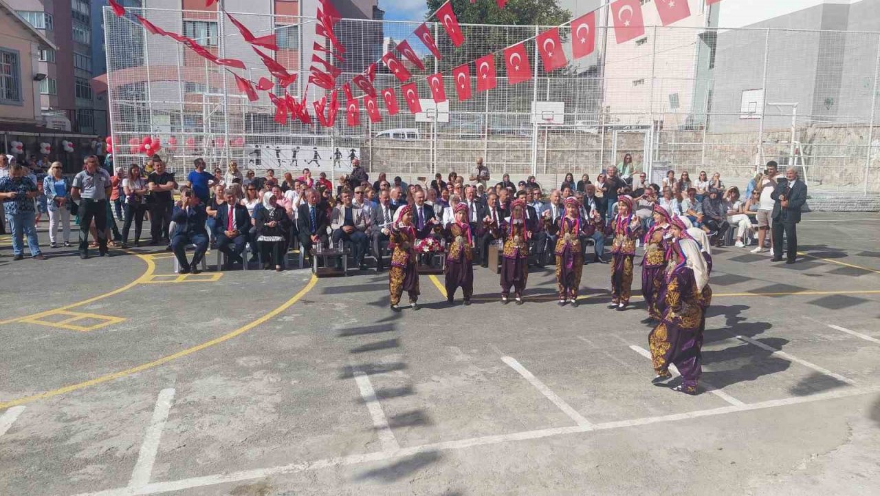 Vali açıkladı: “Deprem yönetmeliğinden geçmeyen 250 okula çocuklarımızı sokmamışız”