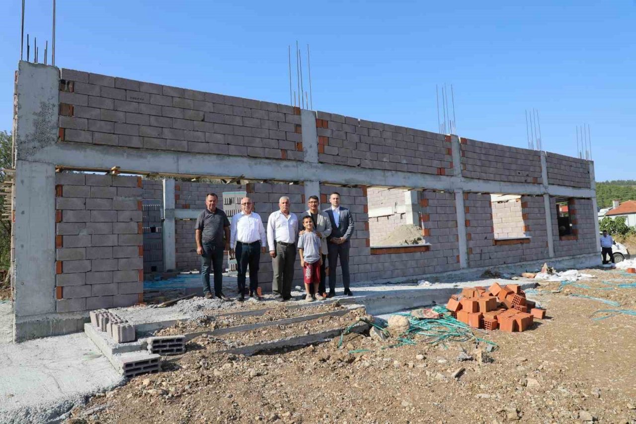 Şehzadeler’de çok amaçlı salon inşaatı yükseliyor