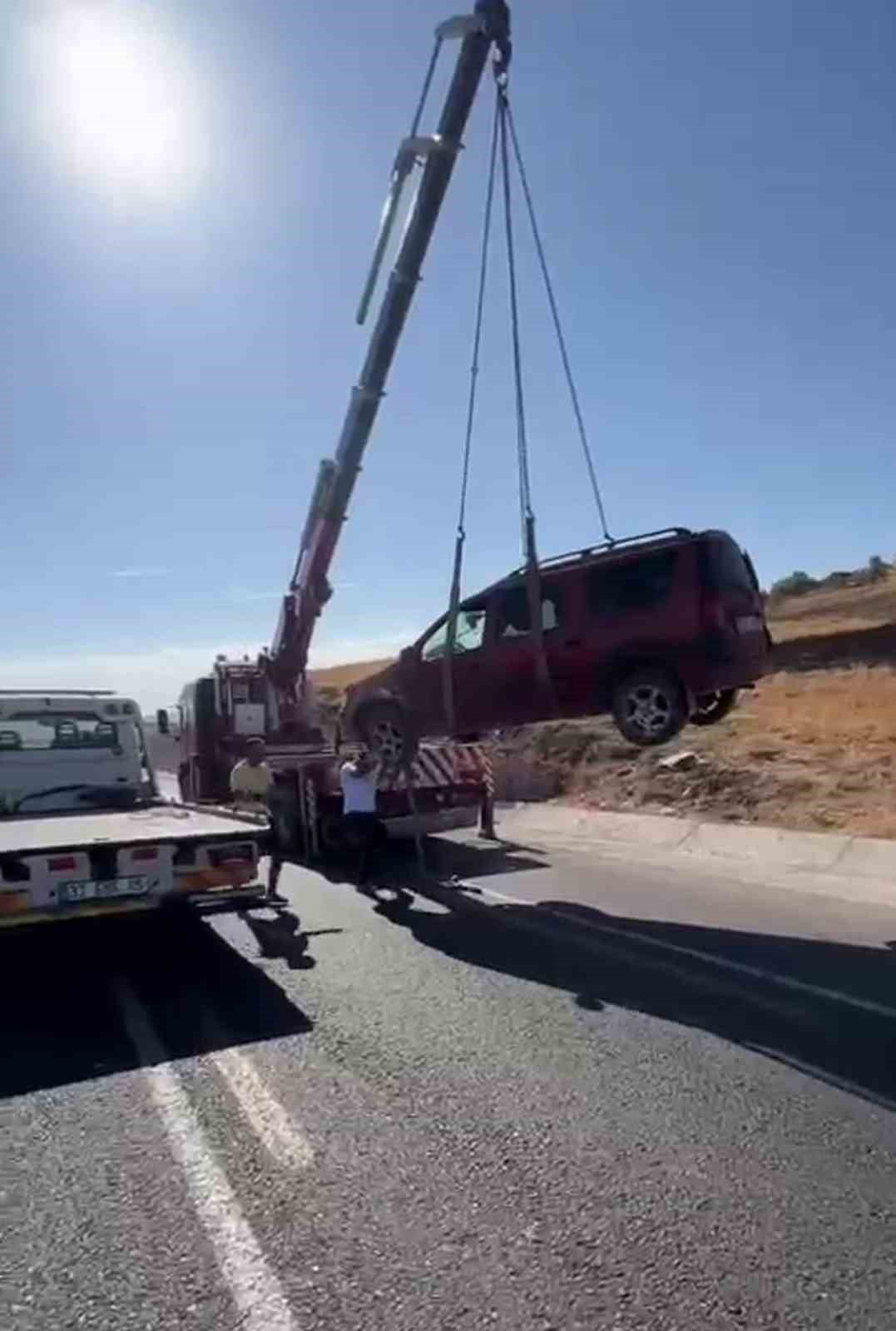 Siirt’te otomobil takla attı: 2 yaralı