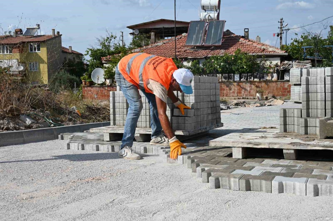 Soma Belediyesi Fen İşleri ekipleri tam kapasiteyle sahada