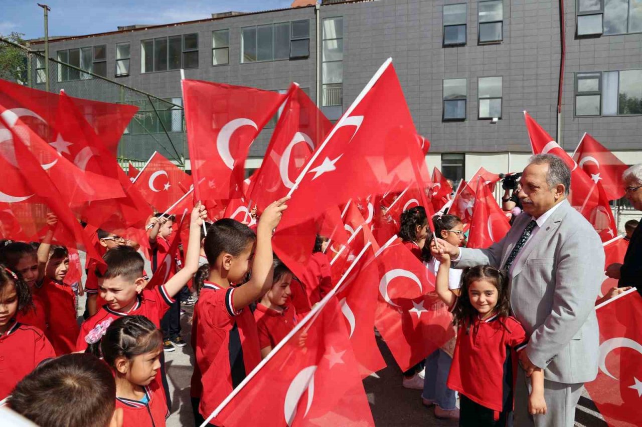 Başkan Yalçın: “İkinci yüzyılın yöneticilerisiniz”