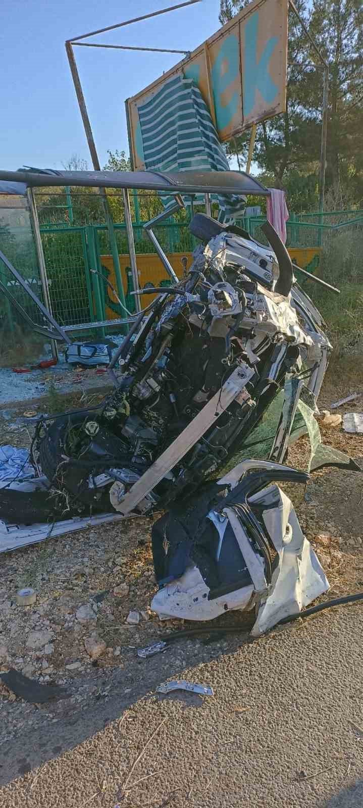 Tekirdağ’da takla atıp durağa dalan otomobilde: 1 ölü, 1 ağır yaralı