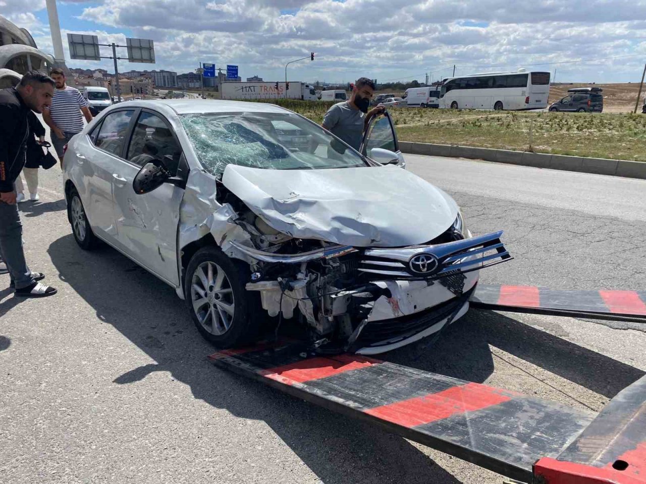 Otomobil ile motosiklet çarpıştı: 1 ağır yaralı