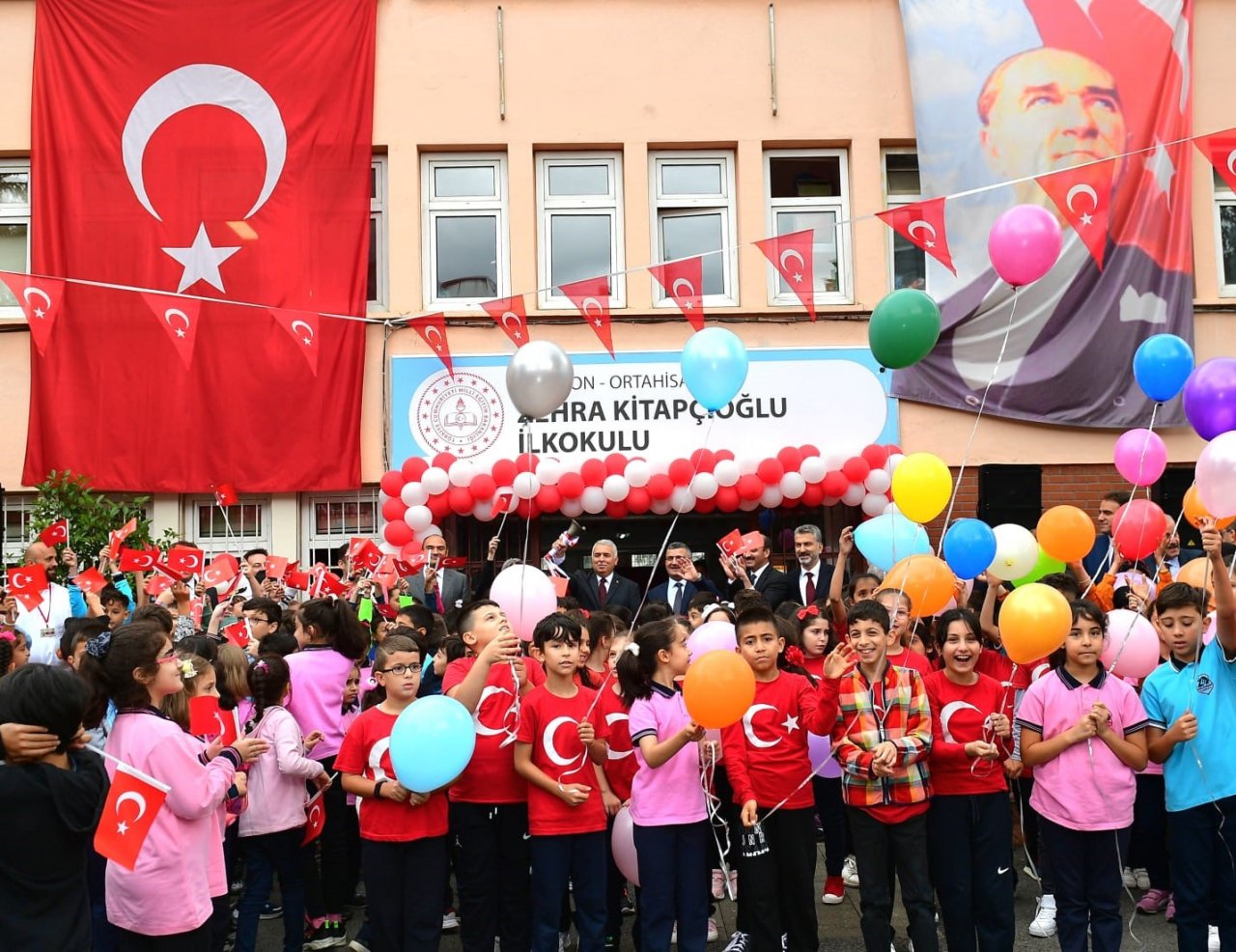 Trabzon’da ilk ders zili çaldı