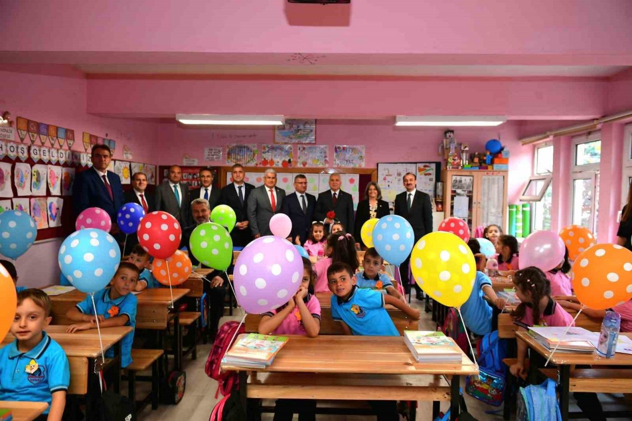 Trabzon’da ilk ders zili çaldı