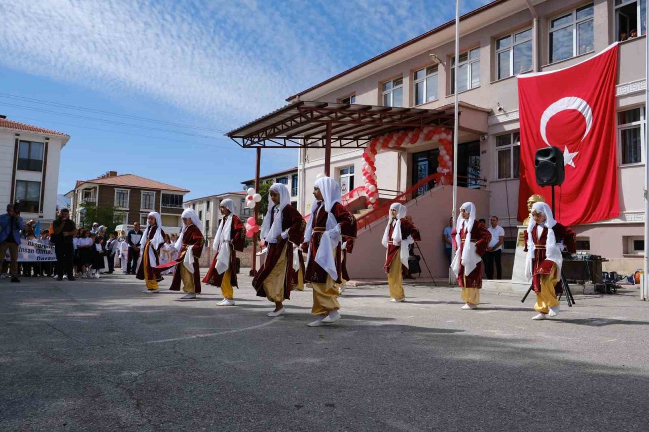 İlk ders zili çaldı, Erzincan’da 42 bin öğrenci ders başı yaptı
