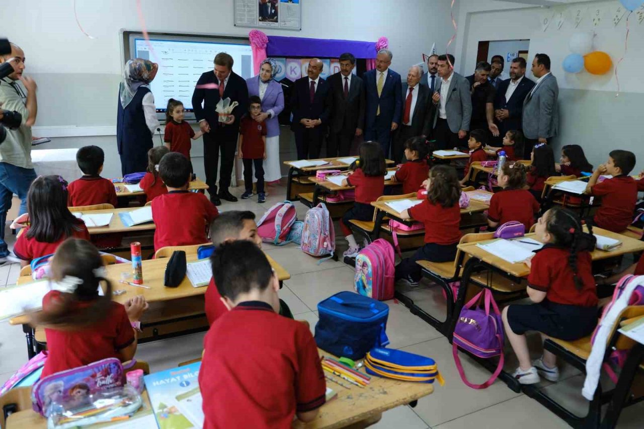 İlk ders zili çaldı, Erzincan’da 42 bin öğrenci ders başı yaptı