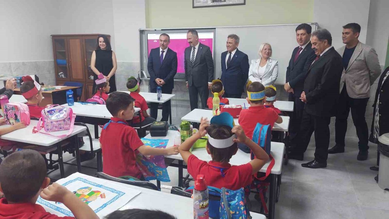 Vali açıkladı: “Deprem yönetmeliğinden geçmeyen 250 okula çocuklarımızı sokmamışız”