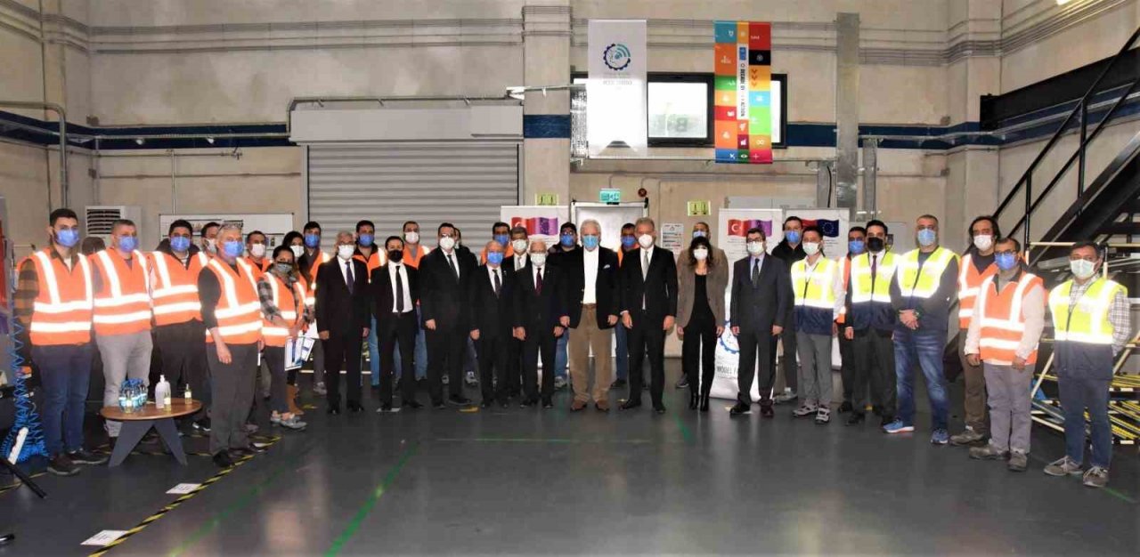 ’İzmir Model Fabrika’ ilk meyvelerini verdi