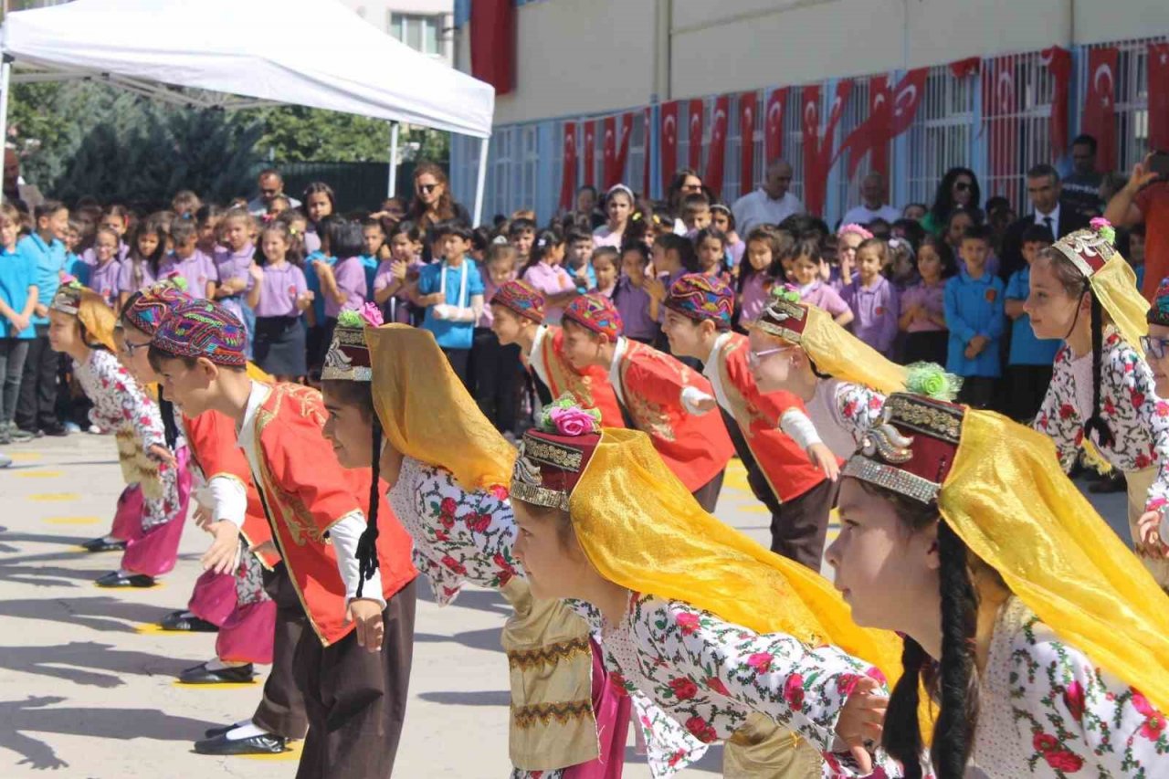Yalova’da 54 bin öğrenci için ilk ders zili çaldı