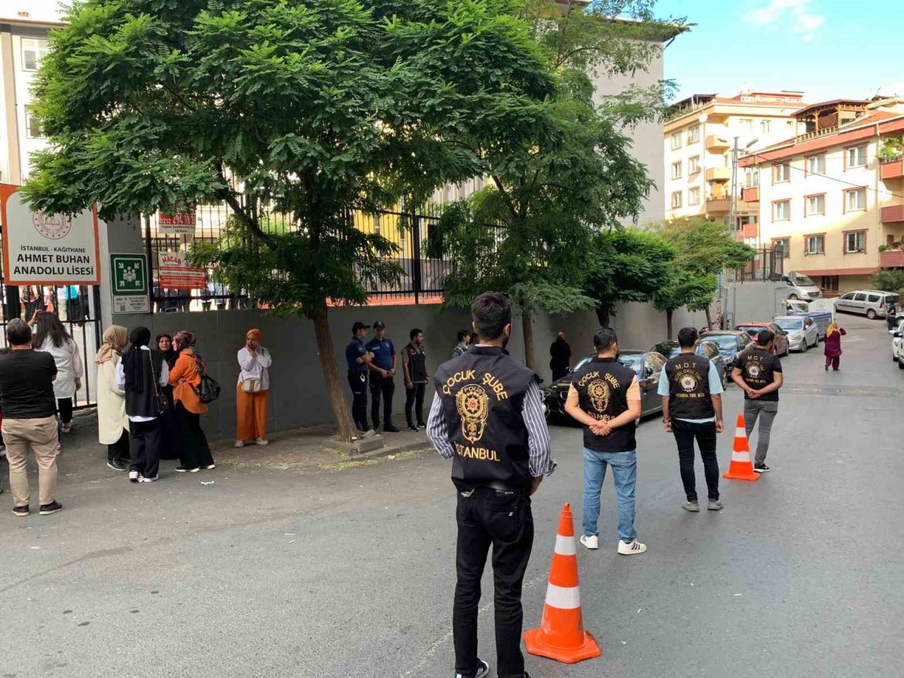 Kağıthane’de okul önleri ve çevresinde polis denetimi
