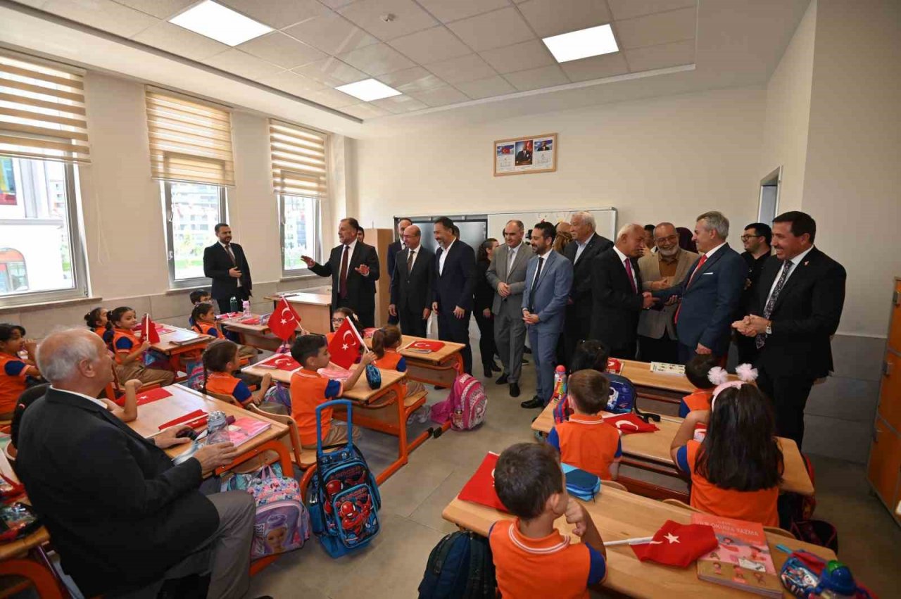 Konya’da Şehit Erkan Kurşun İlkokulu törenle açıldı