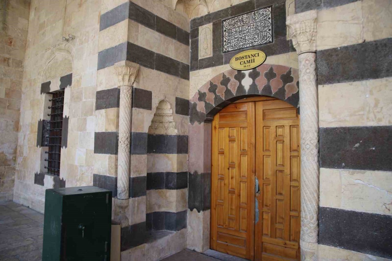Depremler sonrası Gaziantep’te 16. yüzyılda yapılan caminin terazisi kaydı