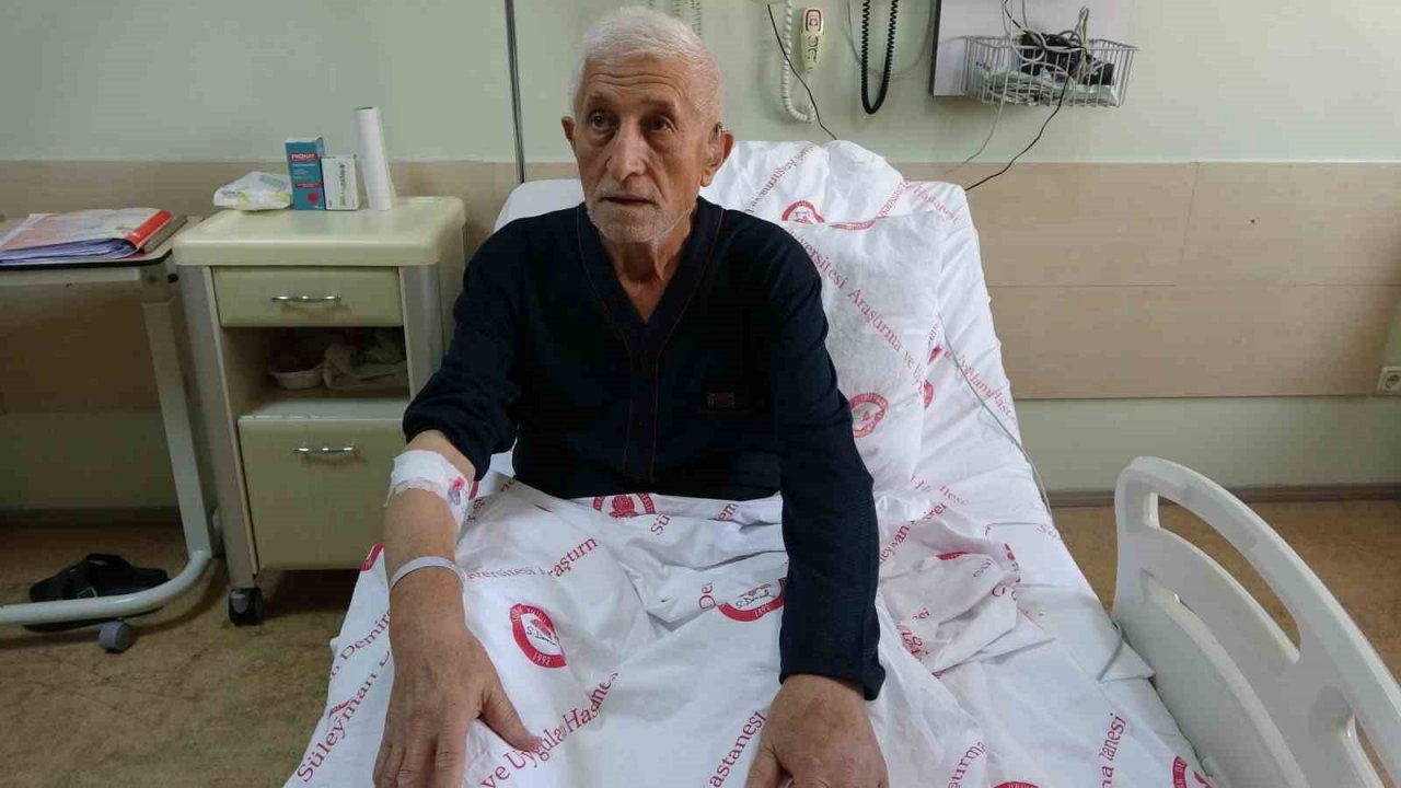 72 yaşındaki adama, çalışan kalpte bypass ameliyatı gerçekleştirildi