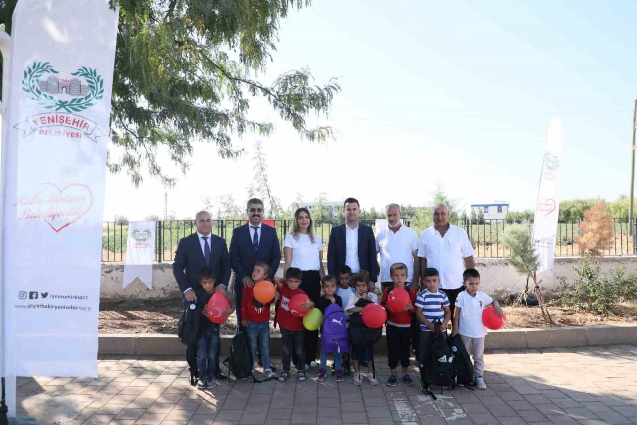 Diyarbakır’da 2 bin 500 öğrenciye kırtasiye malzemesi desteği sağlandı