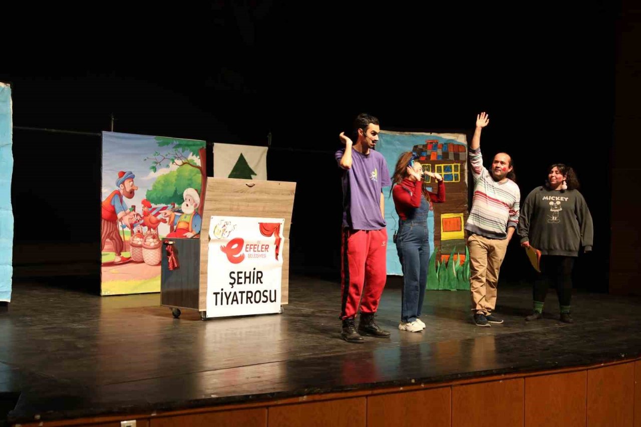 Efeler Belediyesi Şehir Tiyatro yeni dönem başvuruları sürüyor