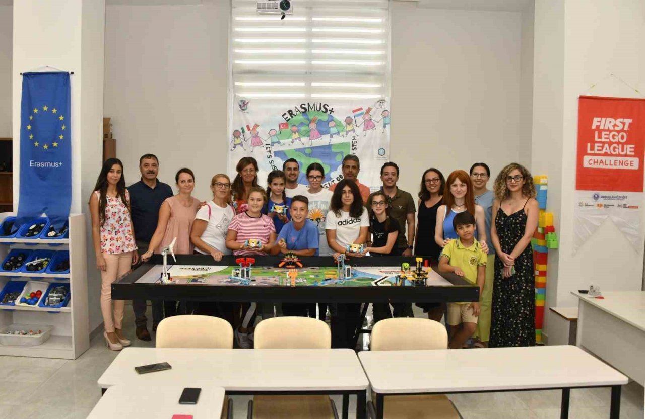 Yabancı öğrenci ve öğretmenler Yenişehir Belediyesi Akademi’yi gezdi