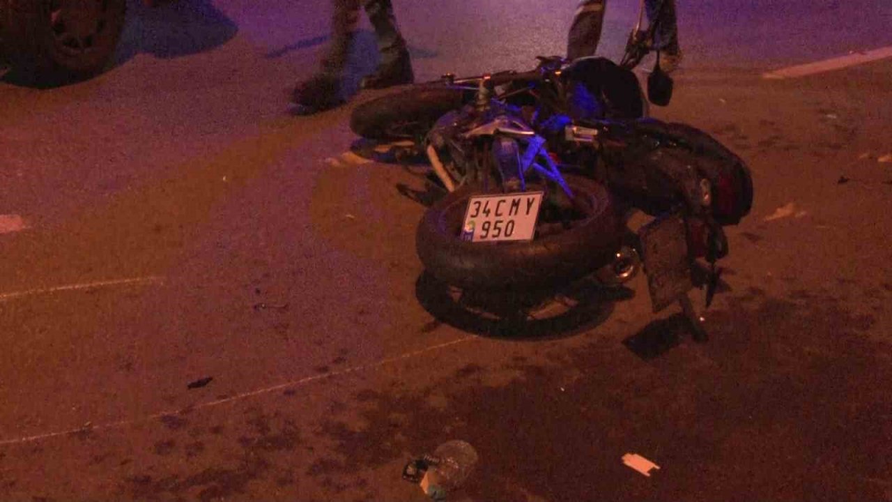 Kartal’da motosiklet ve otomobil çarpıştı: 2 yaralı