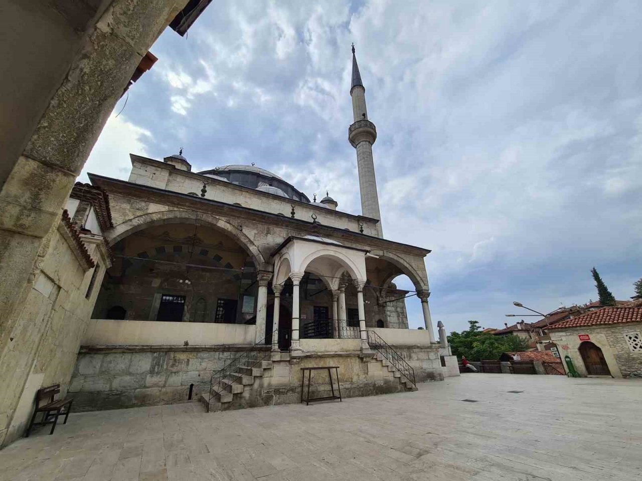 Ecdat yadigarı camiler hem yıllara meydan okuyor hem de turist ağırlıyor