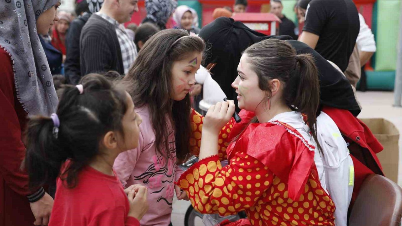 Nevşehir’de ‘Çocuk Şenliği’ renkli görüntülere sahne oldu