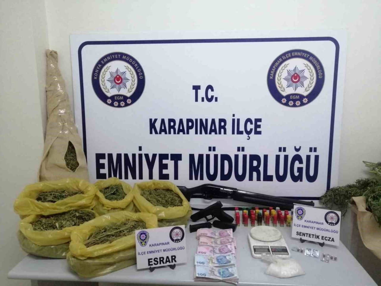 Konya’da uyuşturucu tacirlerine operasyon