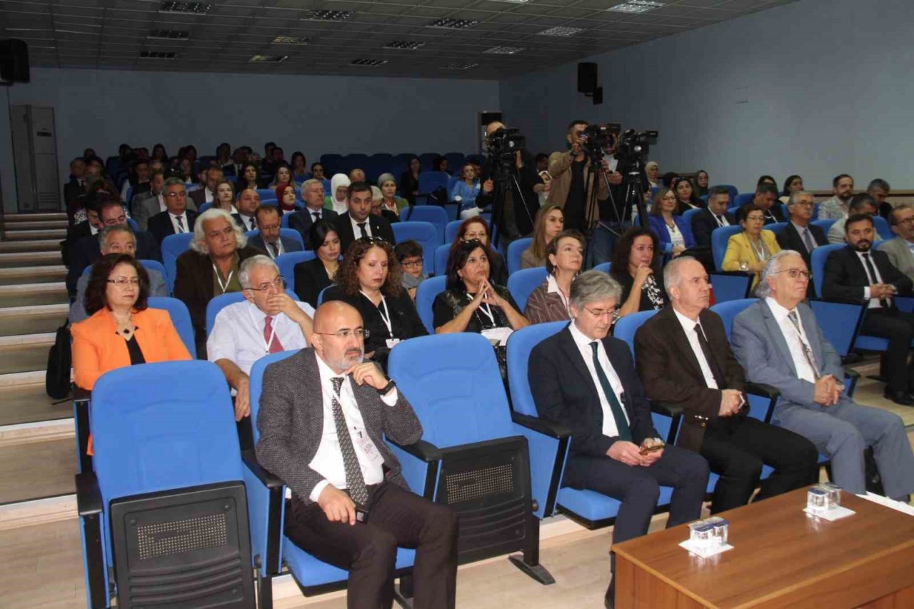 FÜ’de 6’ncı Uluslararası Türkiye Türkçesi Ağız Araştırmaları Çalıştayı düzenlendi