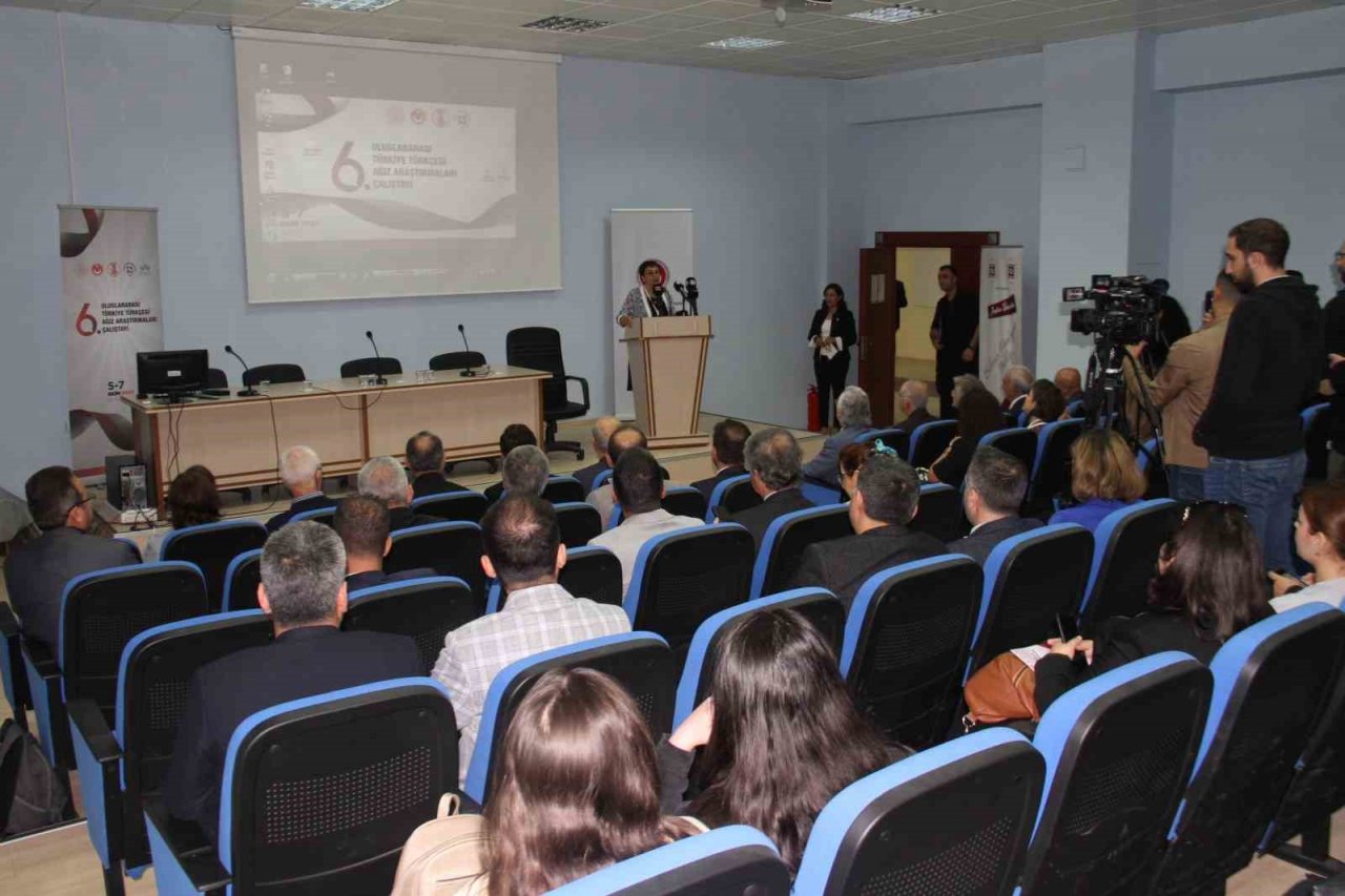 FÜ’de 6’ncı Uluslararası Türkiye Türkçesi Ağız Araştırmaları Çalıştayı düzenlendi
