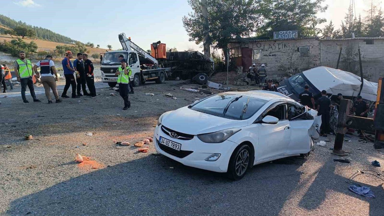Gaziantep’te katliam gibi kaza: 5 ölü, 5’i ağır 17 yaralı