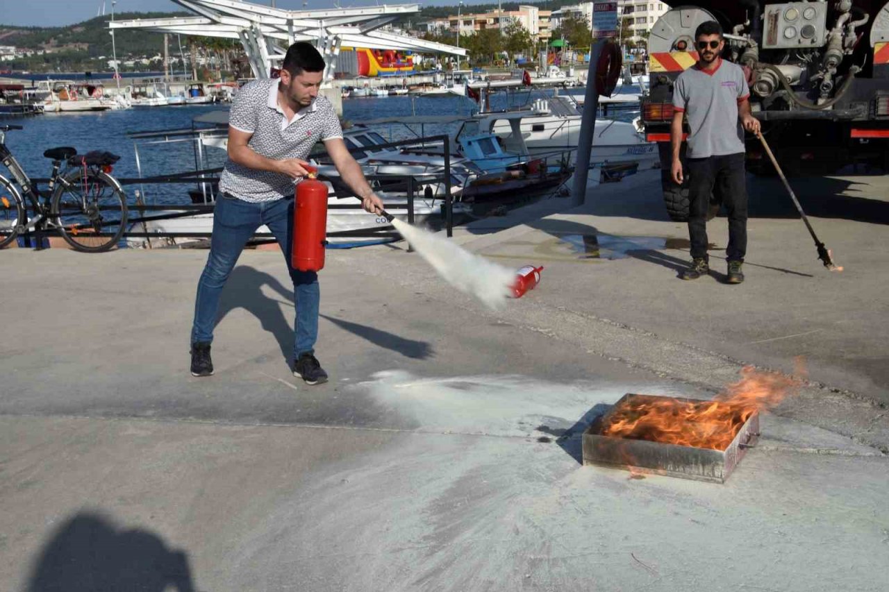 İzmirli balıkçılara yangın eğitimi