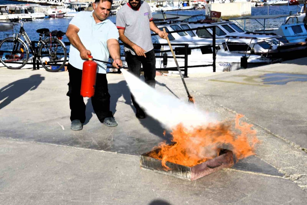 İzmirli balıkçılara yangın eğitimi